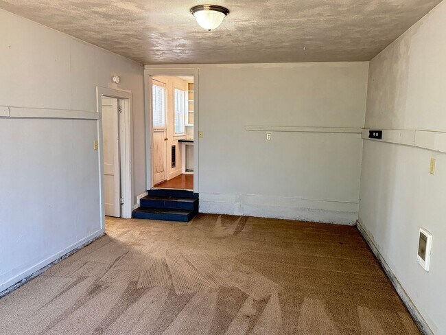 Building Photo - 844 D St
