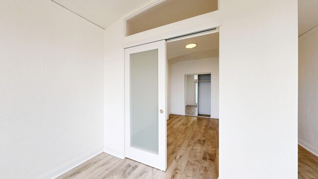 Building Photo - 13 Hermann St