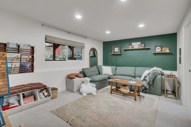 Building Photo - Renovated 5-Bedroom Home on Cul-de-Sac with Park Views & Stunning Outdoor Living