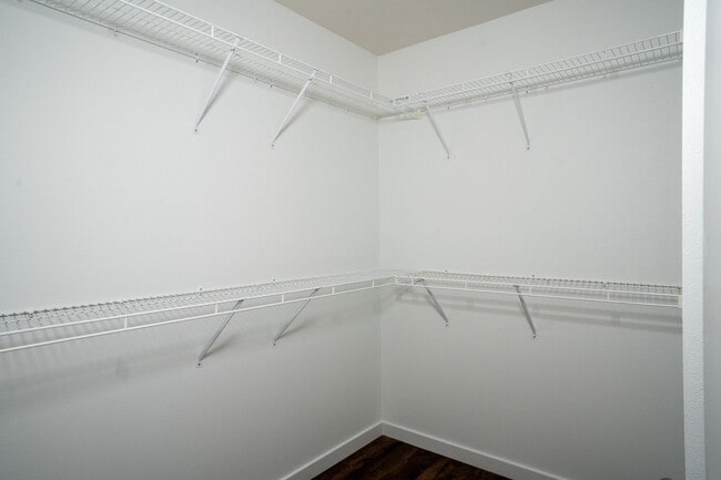 Building Photo - BRAND NEW 4 BEDROOM HOME - Bolivar MO