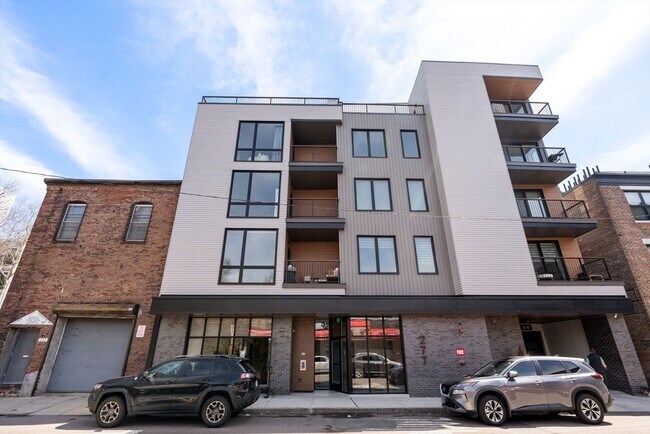 Building Photo - 277 Border St
