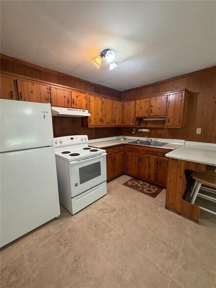Building Photo - 4455 Hillpine Rd