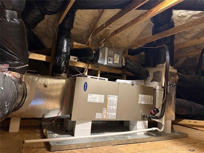 Building Photo - 314 Sequoia Ln