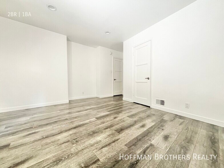 Building Photo - 1835 S Beverly Glen Blvd