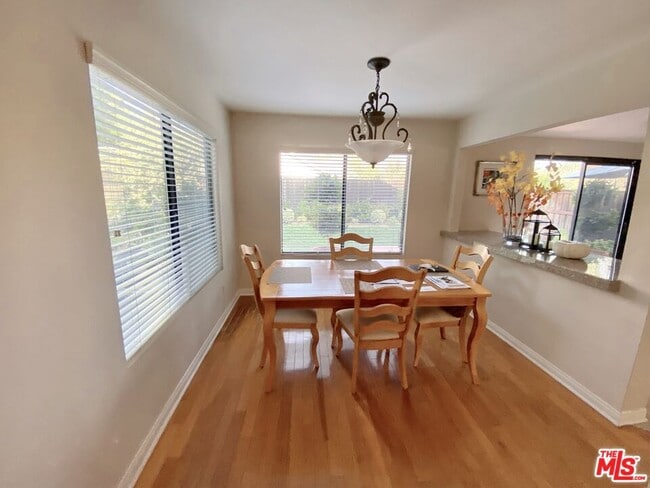 Building Photo - 3856 Cottonwood Grove Trail