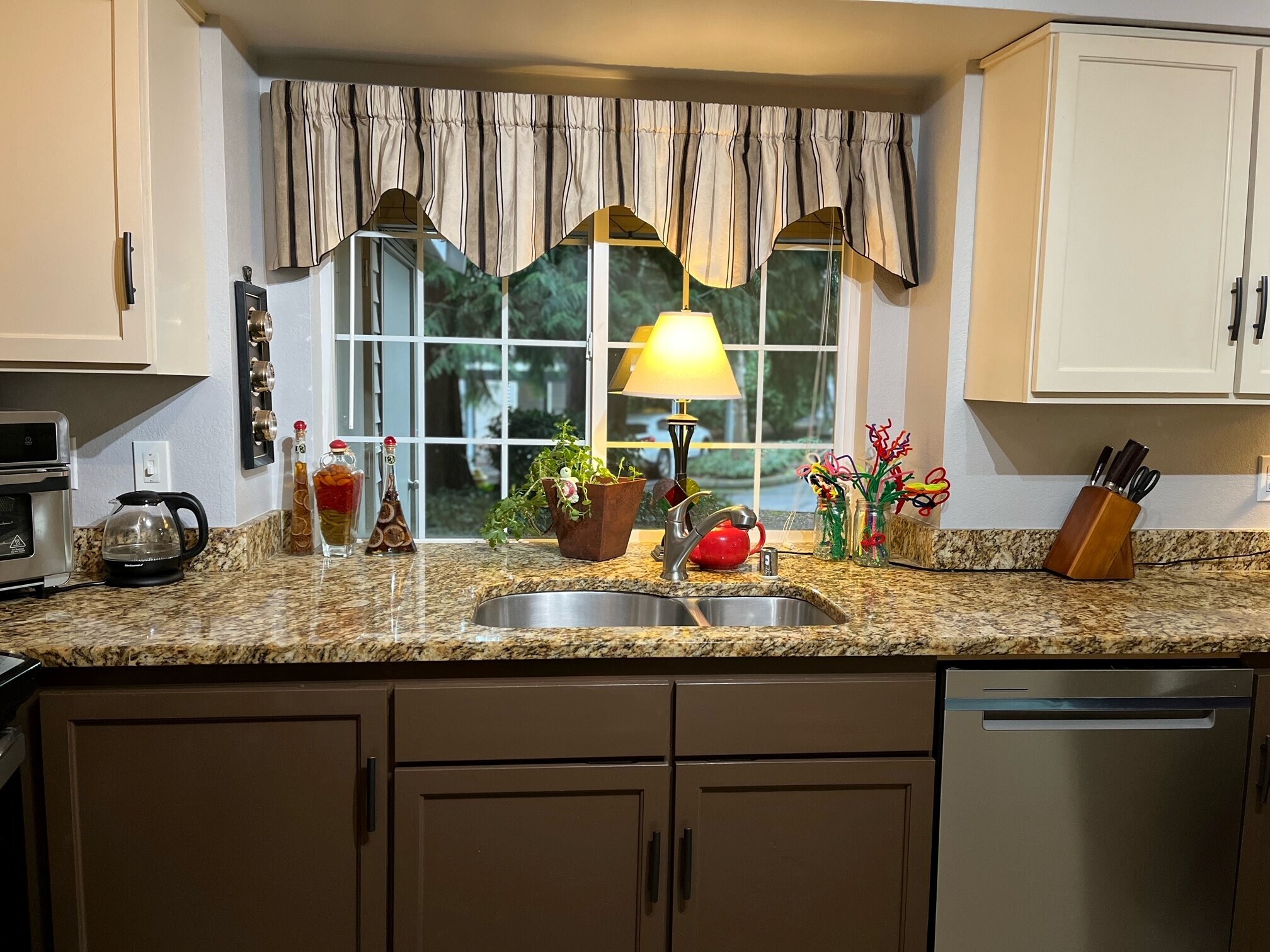 Kitchen - 10009 NE 120th Ln