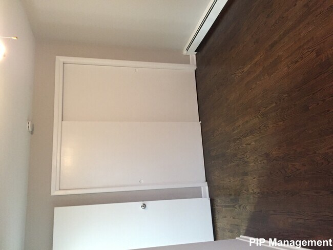 Building Photo - 2800 Burr Oak Ave