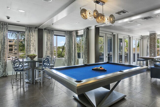 Building Photo - Luxe Scottsdale