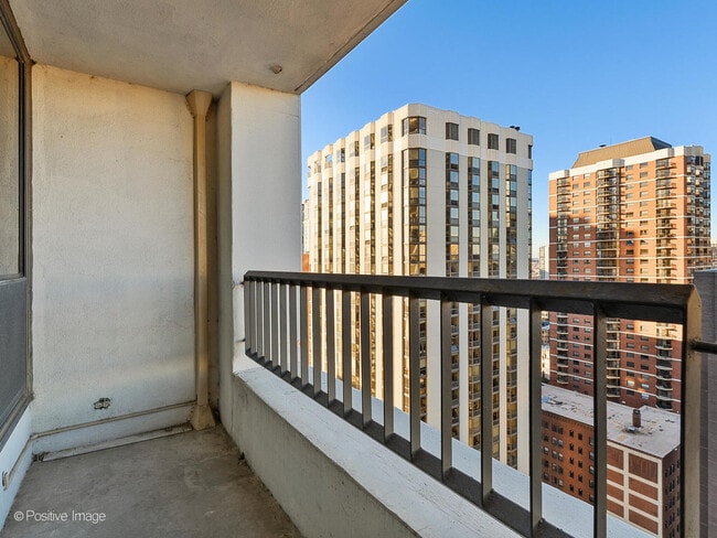 Building Photo - 1030 N State St