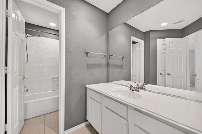 Building Photo - 16411 Canyon Chase Dr