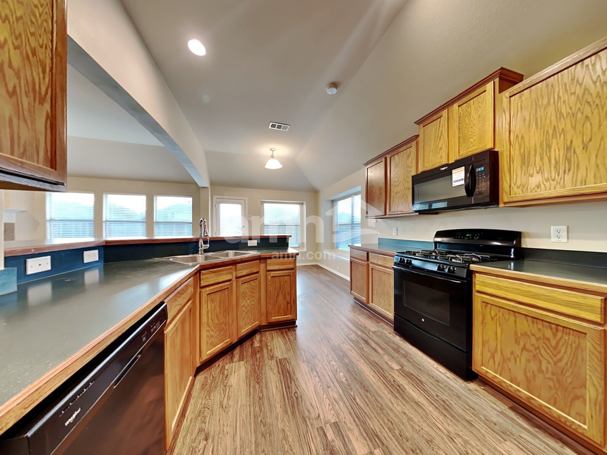 Building Photo - 1031 Hollow Creek Dr