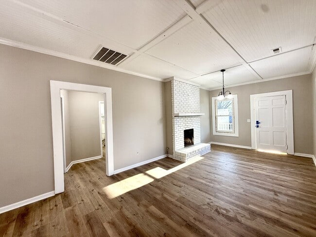 Building Photo - 410 Law St