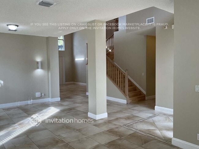 Building Photo - 1170 NW 185th Ave