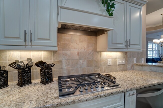 Gas range - 2335 Sylvia Court