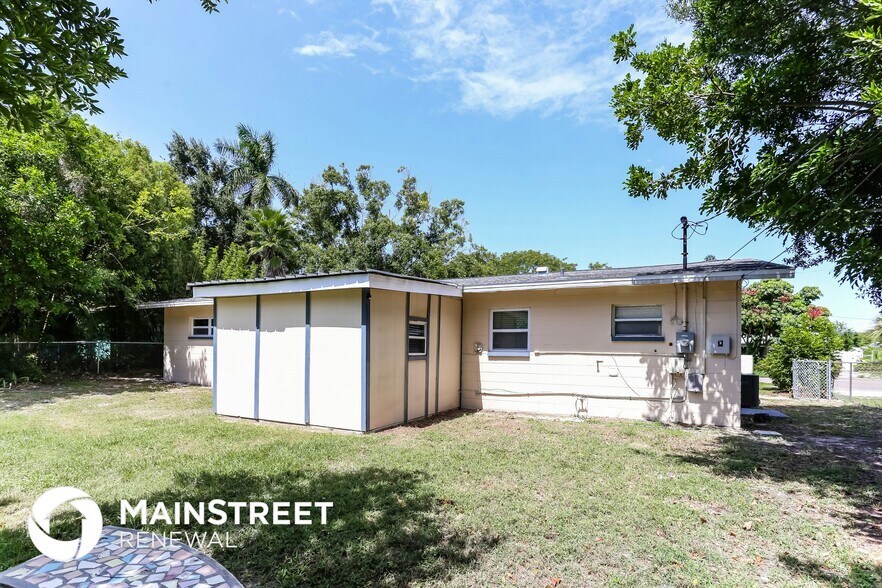 Building Photo - 3828 Neptune Dr SE