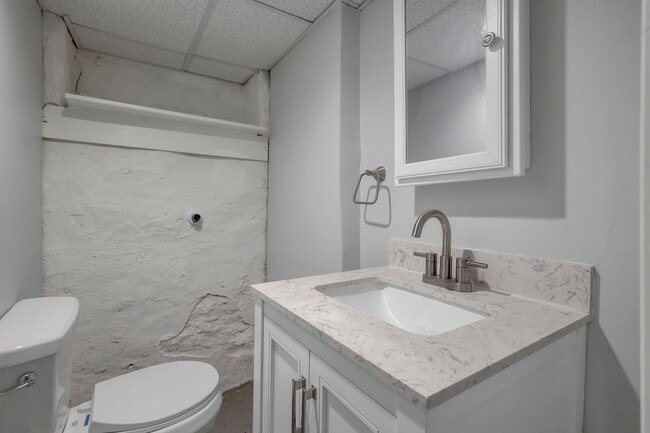 Building Photo - 618-620 Lilley Ave