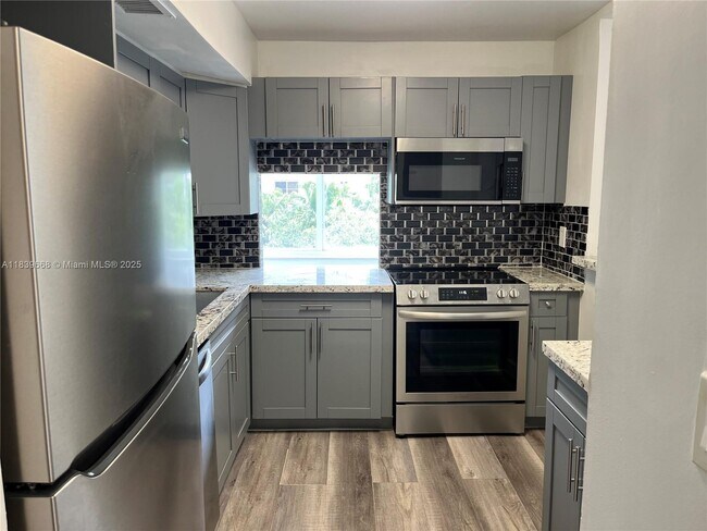 Building Photo - 250 180th Dr