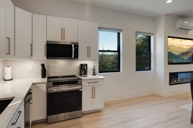 Building Photo - Modern Studio with Private Entry and Scenic Views in El Dorado Hills!