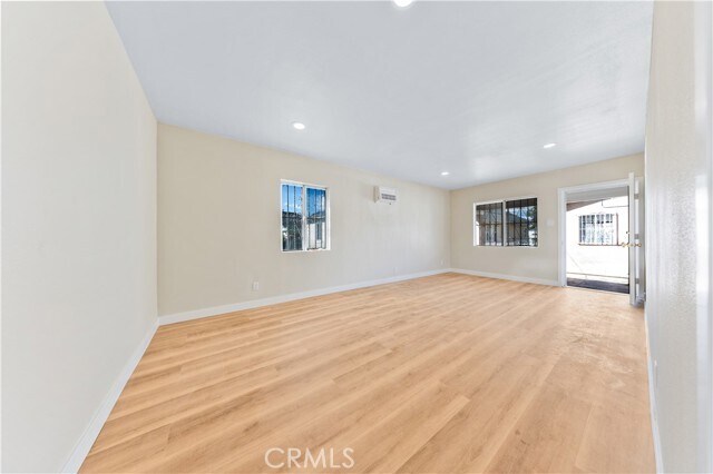 Building Photo - 122 W 53rd St