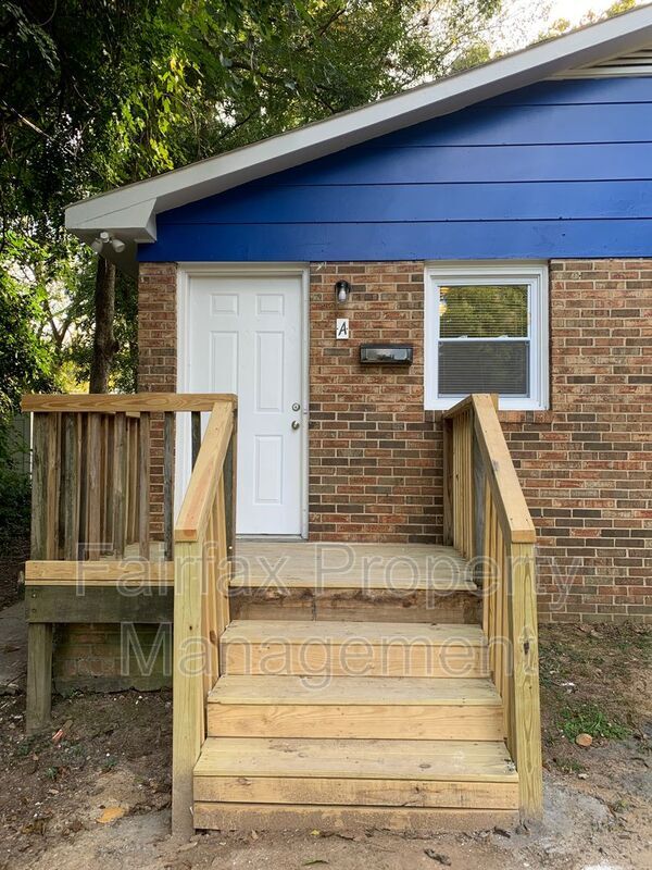 Primary Photo - 2420 Owen St