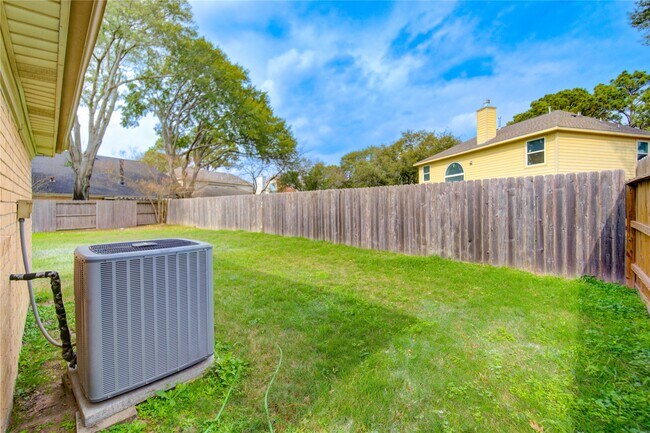 Building Photo - 18418 Arbormont Dr