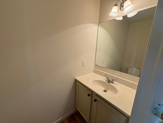 Building Photo - 4 Bed 3 Bath Updated Home In Lititz