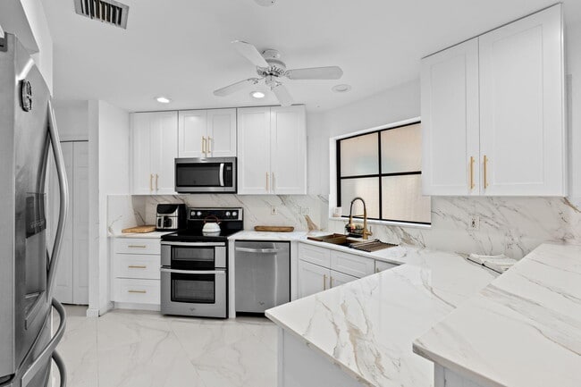 Building Photo - 111 Weybridge Cir