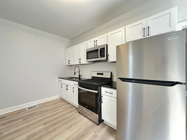 Building Photo - 216 N 53rd St
