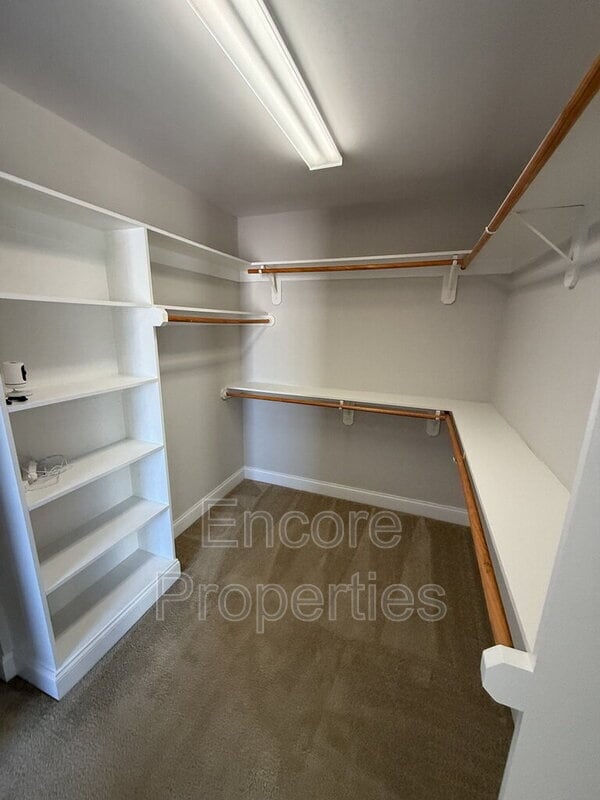 Building Photo - 410 Stranraer Ct