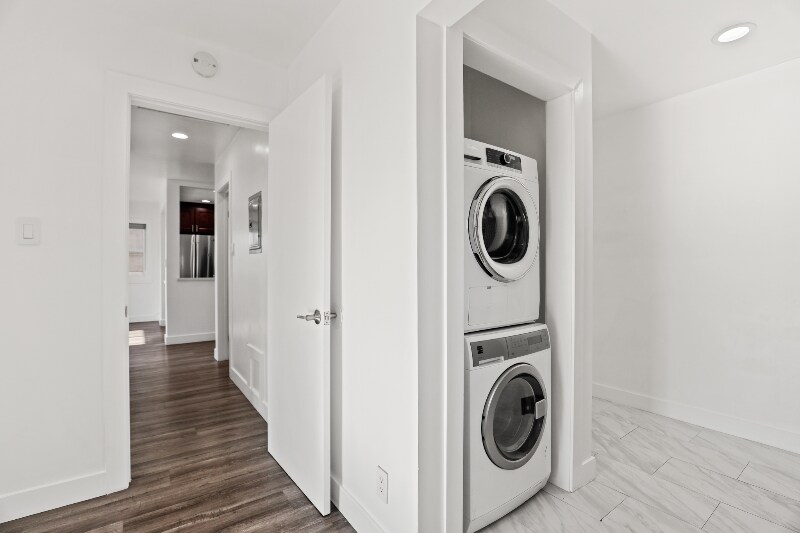 Building Photo - 1101 N Flower St