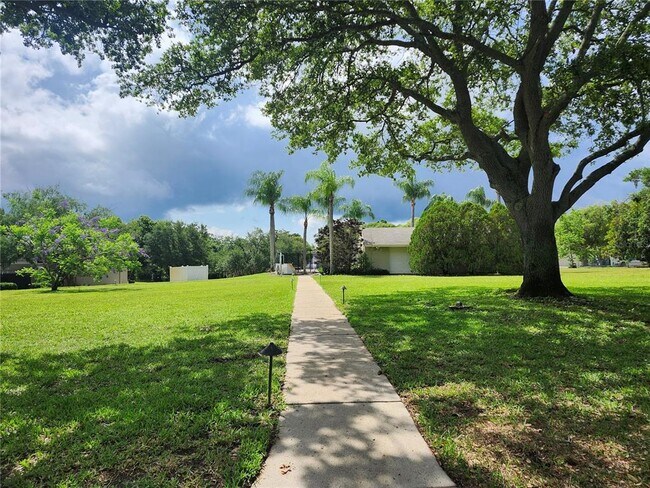 Building Photo - 2897 Thaxton Dr