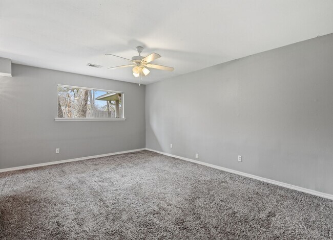 Building Photo - 7215 Ridge Oak Dr