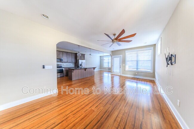 Building Photo - 2221 24th Ave N