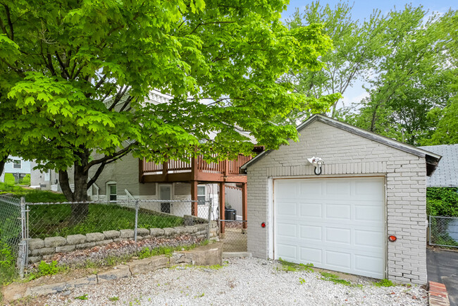 Building Photo - Fantastic 2bd/2ba home! Let yourself in!