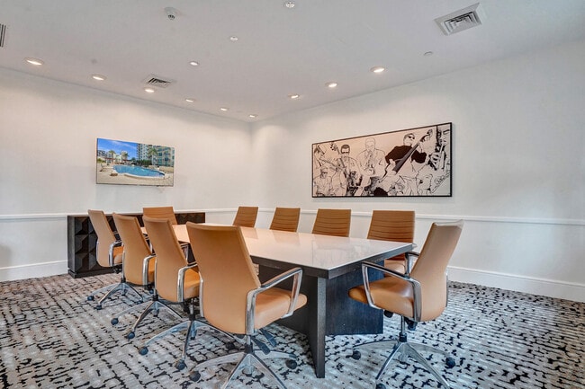 Building Photo - 610 W Las Olas Blvd