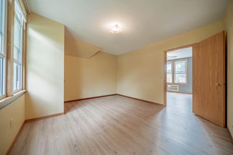 Building Photo - 1343 1/2-1343 1/2 W Washington St