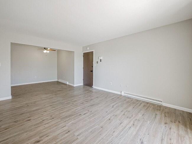 Building Photo - 125 E Van Riper Rd