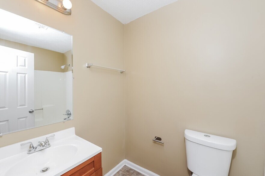 Building Photo - 3835 Scarsborough Dr SW