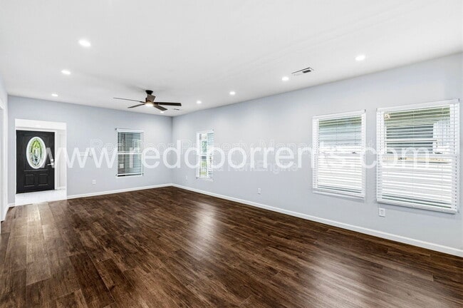 Building Photo - 2320 Spann Ave