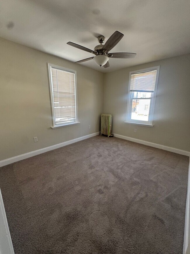 Building Photo - LIMITED-TIME MOVE-IN SPECIAL 525+ Credit Accepted | Only Half of First Month’s Rent + Last Month ...