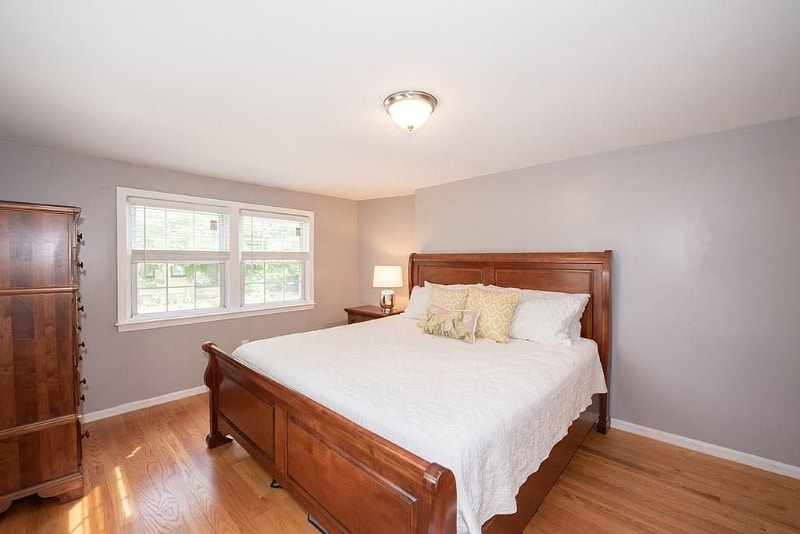 Building Photo - 5 Crescent St