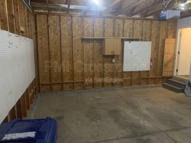 Building Photo - 8620 Olenbrook Dr