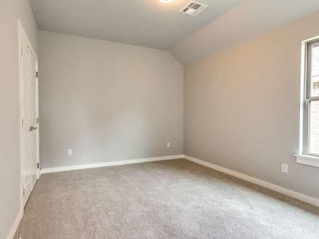 Building Photo - Modern Home in Edmond Schools - 4 bedrooms...