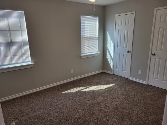 Building Photo - 214 Glasgow Dr