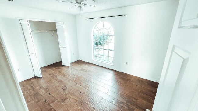 Building Photo - 1521 Barber St