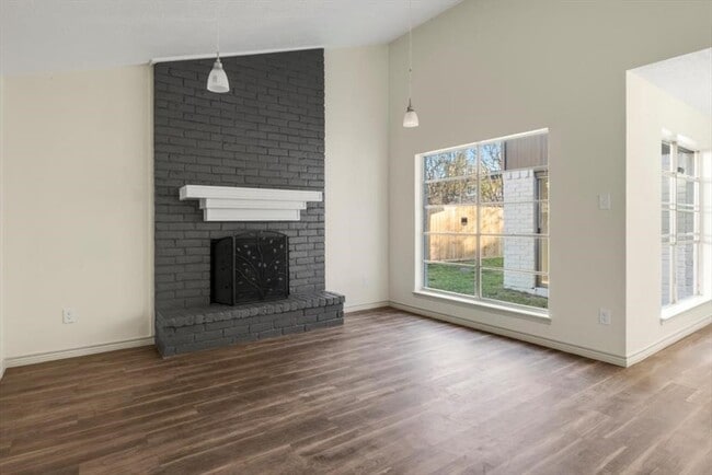 Building Photo - 1207 Whispering Pine Dr