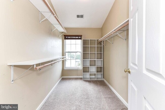 Building Photo - 20947 Colecroft Square