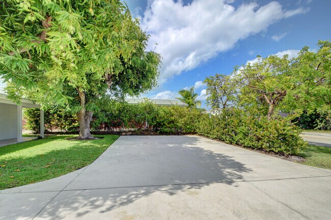 Building Photo - 1425 N Federal Hwy