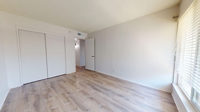 Building Photo - 6636 N 3rd St