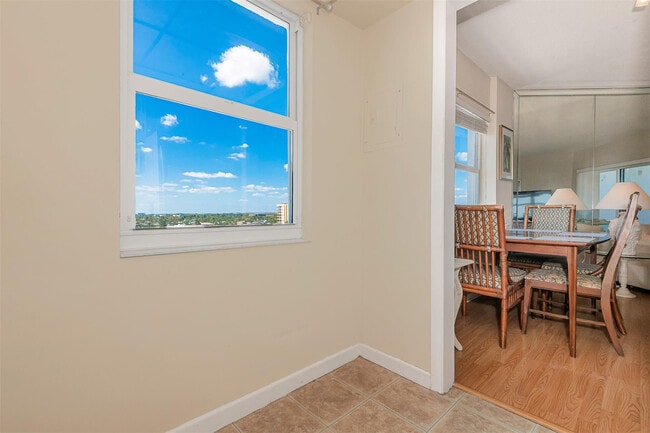 Building Photo - 710 N Ocean Blvd